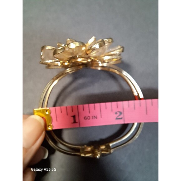 Flower Bracelet Gold-tone Metal Clasp Cuff Costume Formal Dance - Picture 13 of 14